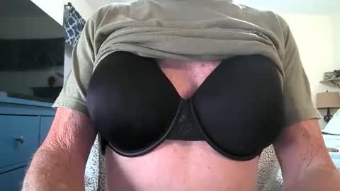 Snapshot of robert45556 chatting on October 2025 07:34:02 PM robert online show from October 2025 07:34:02 PM