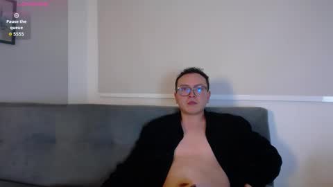 Robert online show from October 2025 01:23:01 AM