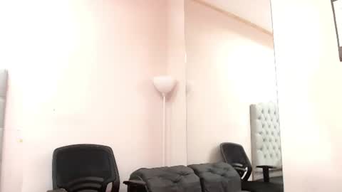 robert_kingg online show from June 2026 06:56:01 PM