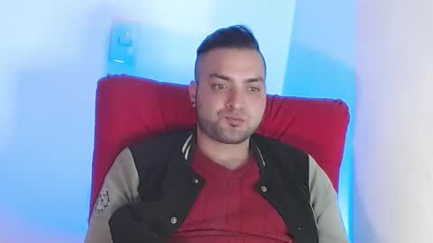 Snapshot of robert_leroy chatting on February 2025 07:41:01 AM Stiven - online show from February 2025 07:41:01 AM