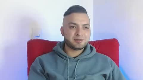 Snapshot of robert_leroy chatting on February 2025 11:59:02 PM Stiven - online show from February 2025 11:59:02 PM