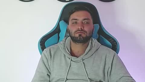 Snapshot of robert_leroy chatting on December 2025 07:37:01 AM Stiven - online show from December 2025 07:37:01 AM