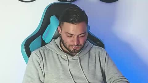 Snapshot of robert_leroy chatting on December 2025 10:17:02 PM Stiven - online show from December 2025 10:17:02 PM