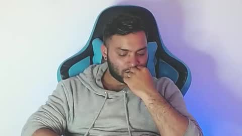 Snapshot of robert_leroy chatting on December 2025 06:04:02 PM Stiven - online show from December 2025 06:04:02 PM