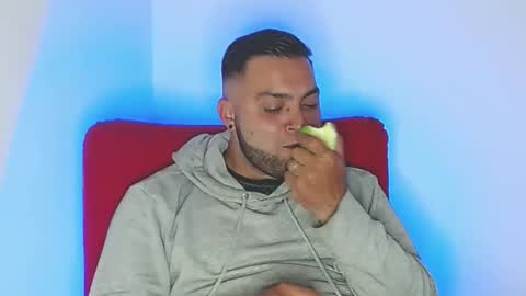 Snapshot of robert_leroy chatting on March 2026 06:30:01 AM Stiven - online show from March 2026 06:30:01 AM