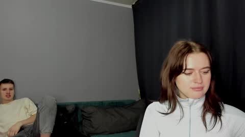 Snapshot of robert_lisa chatting on December 2024 02:44:01 PM Lisa and Robert i am online all days 900 am GMT3 online show from December 2024 02:44:01 PM