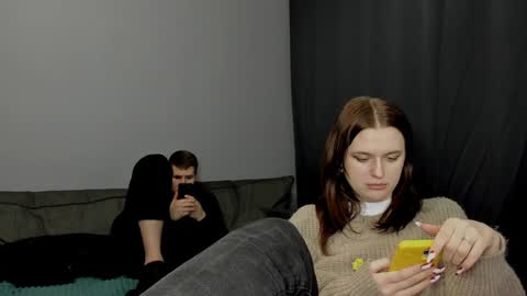 Snapshot of robert_lisa chatting on December 2024 03:42:02 PM Lisa and Robert i am online all days 900 am GMT3 online show from December 2024 03:42:02 PM