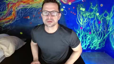 Robert online show from November 2025 01:04:02 AM