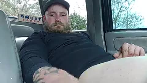 Snapshot of robertd5094 chatting on February 2025 06:23:01 PM robertd5094 online show from February 2025 06:23:01 PM