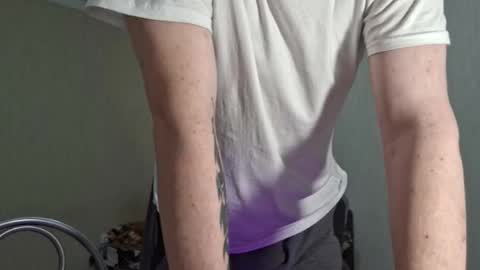 Snapshot of robertdedildo chatting on December 2024 03:37:02 PM Robert online show from December 2024 03:37:02 PM