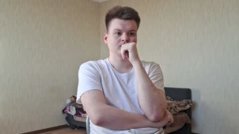 Snapshot of robertdedildo chatting on December 2024 01:26:02 AM Robert online show from December 2024 01:26:02 AM