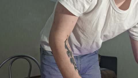 Snapshot of robertdedildo chatting on December 2024 02:31:02 PM Robert online show from December 2024 02:31:02 PM