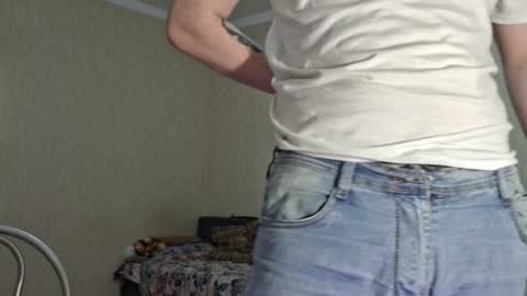 Snapshot of robertdedildo chatting on December 2024 05:36:02 PM Robert online show from December 2024 05:36:02 PM