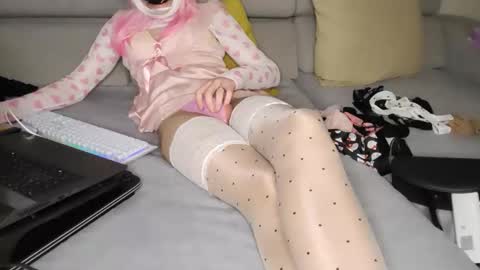 Snapshot of roberthauwu chatting on November 2025 11:04:02 PM roberthauwu online show from November 2025 11:04:02 PM