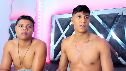 Robert Miller And Mael Thompson  online show from December 2024 07:33:02 AM