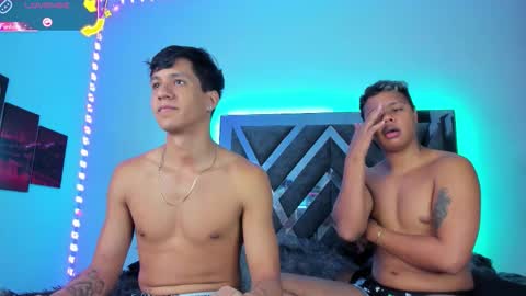 Robert Miller And Mael Thompson  online show from October 2025 04:54:01 AM