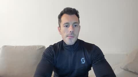 Snapshot of roberto4ever chatting on February 2026 01:20:01 PM roberto4ever online show from February 2026 01:20:01 PM