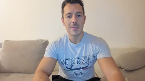 Snapshot of roberto4ever chatting on February 2026 05:47:02 AM roberto4ever online show from February 2026 05:47:02 AM