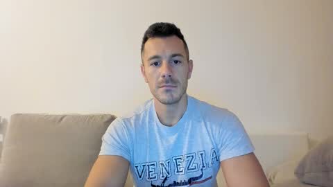 Snapshot of roberto4ever chatting on February 2026 04:20:02 AM roberto4ever online show from February 2026 04:20:02 AM