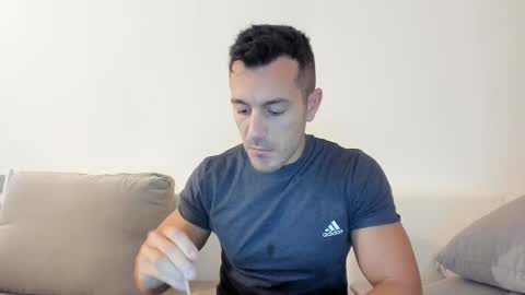 Snapshot of roberto4ever chatting on February 2026 05:51:02 AM roberto4ever online show from February 2026 05:51:02 AM