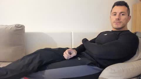 Snapshot of roberto4ever chatting on February 2026 05:43:02 PM roberto4ever online show from February 2026 05:43:02 PM