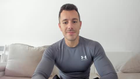 Snapshot of roberto4ever chatting on February 2026 08:01:02 AM roberto4ever online show from February 2026 08:01:02 AM