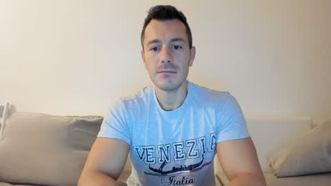 Snapshot of roberto4ever chatting on February 2026 04:46:02 AM roberto4ever online show from February 2026 04:46:02 AM