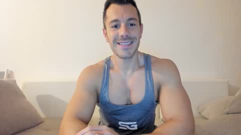 Snapshot of roberto4ever chatting on March 2026 04:25:01 AM roberto4ever online show from March 2026 04:25:01 AM