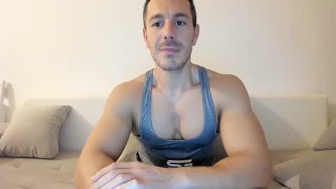 Snapshot of roberto4ever chatting on March 2026 04:07:02 AM roberto4ever online show from March 2026 04:07:02 AM