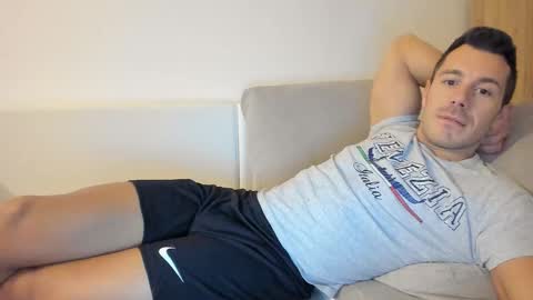 Snapshot of roberto4ever chatting on March 2026 04:40:01 AM roberto4ever online show from March 2026 04:40:01 AM