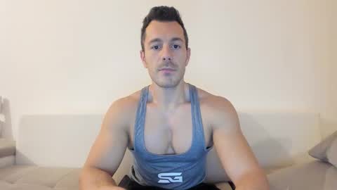 Snapshot of roberto4ever chatting on March 2026 04:09:01 AM roberto4ever online show from March 2026 04:09:01 AM