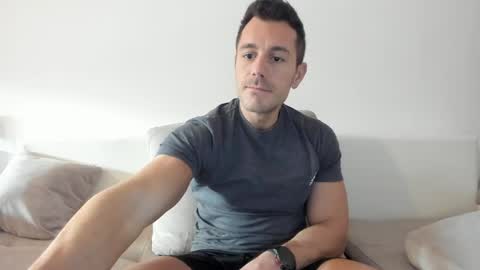 Snapshot of roberto4ever chatting on March 2026 05:10:02 AM roberto4ever online show from March 2026 05:10:02 AM