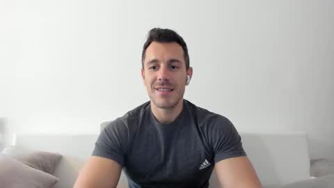 Snapshot of roberto4ever chatting on March 2026 12:10:02 PM roberto4ever online show from March 2026 12:10:02 PM