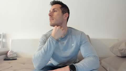 Snapshot of roberto4ever chatting on March 2026 12:43:02 PM roberto4ever online show from March 2026 12:43:02 PM