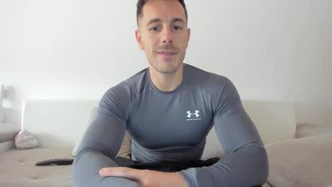 Snapshot of roberto4ever chatting on March 2026 10:54:01 AM roberto4ever online show from March 2026 10:54:01 AM