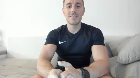 roberto4ever online show from April 2026 08:51:01 AM