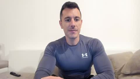 roberto4ever online show from May 2026 05:52:02 PM