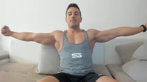 roberto4ever online show from May 2026 05:12:01 AM