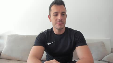 roberto4ever online show from May 2026 05:46:01 AM