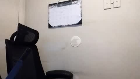 robertswhitney52 online show from March 2026 02:07:02 AM