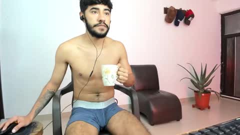 roberx_12 online show from February 2025 11:02:02 AM