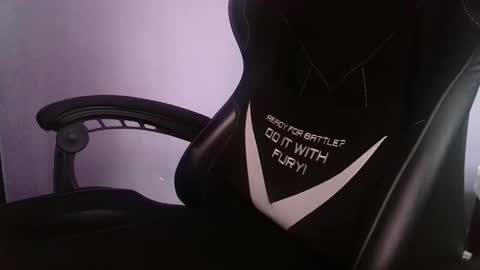 robikcz12 online show from December 2025 11:41:01 AM