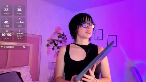 Snapshot of robinbennett chatting on November 2025 12:03:01 PM robin D online show from November 2025 12:03:01 PM