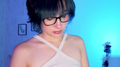 Snapshot of robinbennett chatting on November 2025 01:00:02 PM robin D online show from November 2025 01:00:02 PM