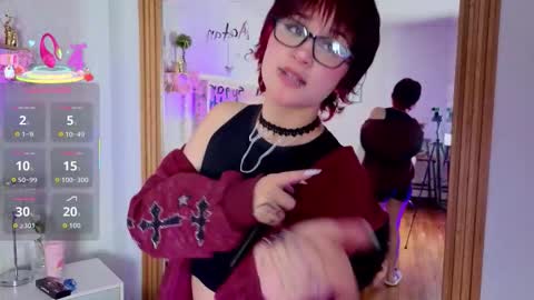 Snapshot of robinbennett chatting on December 2025 02:46:01 PM robin D online show from December 2025 02:46:01 PM