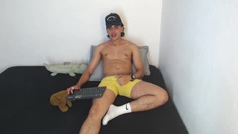 Snapshot of robisson_zack chatting on February 2026 04:44:01 AM Robisson Zack online show from February 2026 04:44:01 AM