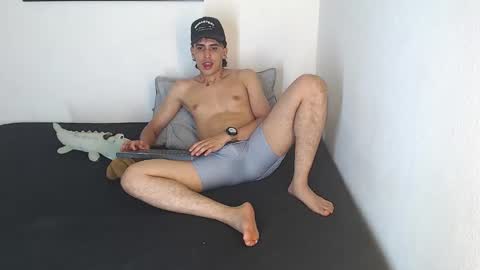 Snapshot of robisson_zack chatting on March 2026 04:36:01 AM Robisson Zack online show from March 2026 04:36:01 AM