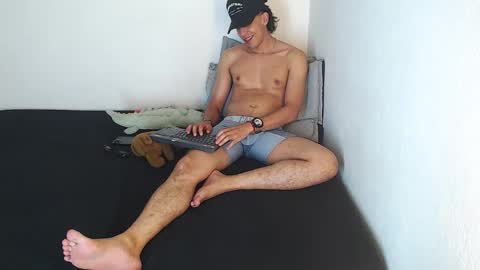 Snapshot of robisson_zack chatting on March 2026 08:33:02 AM Robisson Zack online show from March 2026 08:33:02 AM