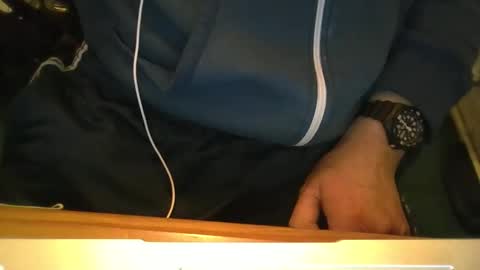 Snapshot of robjh1273 chatting on November 2025 11:28:01 PM Roger online show from November 2025 11:28:01 PM