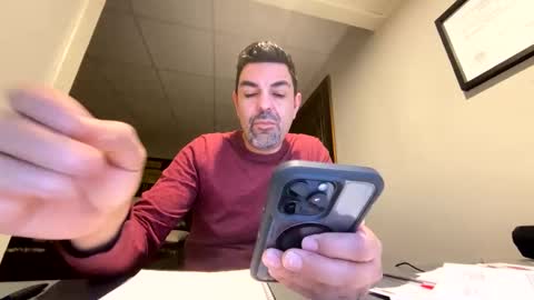 Snapshot of roblatino12 chatting on January 2025 11:29:01 PM roblatino12 online show from January 2025 11:29:01 PM